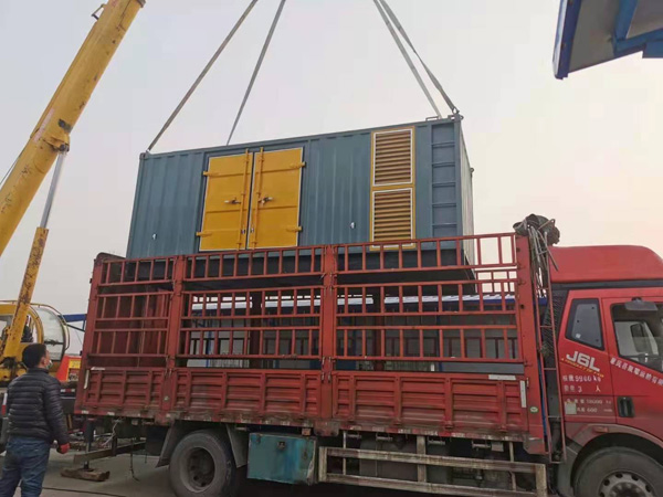 泸定如何根据测量要求选择合适的电压表量程？