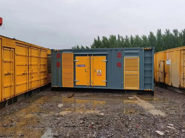 泸定柴油发电机如何判断干式空气滤清器是否需要更换？