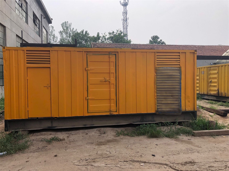 泸定发电机出租进行负载测试时，电瓶电量不足的具体判断标准是什么？